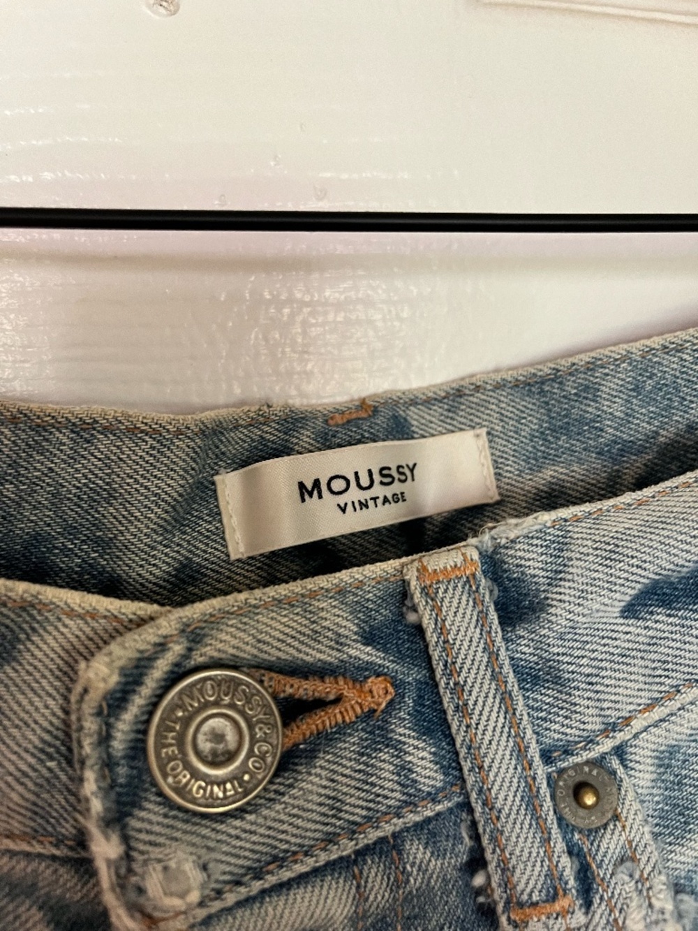 MOUSSY VINTAGE CUT OFF SHORTS